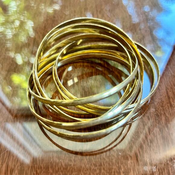 Vintage Interlocking Gold Tone Bangle Bracelet – Set of 9 Bands - Picture 8 of 10